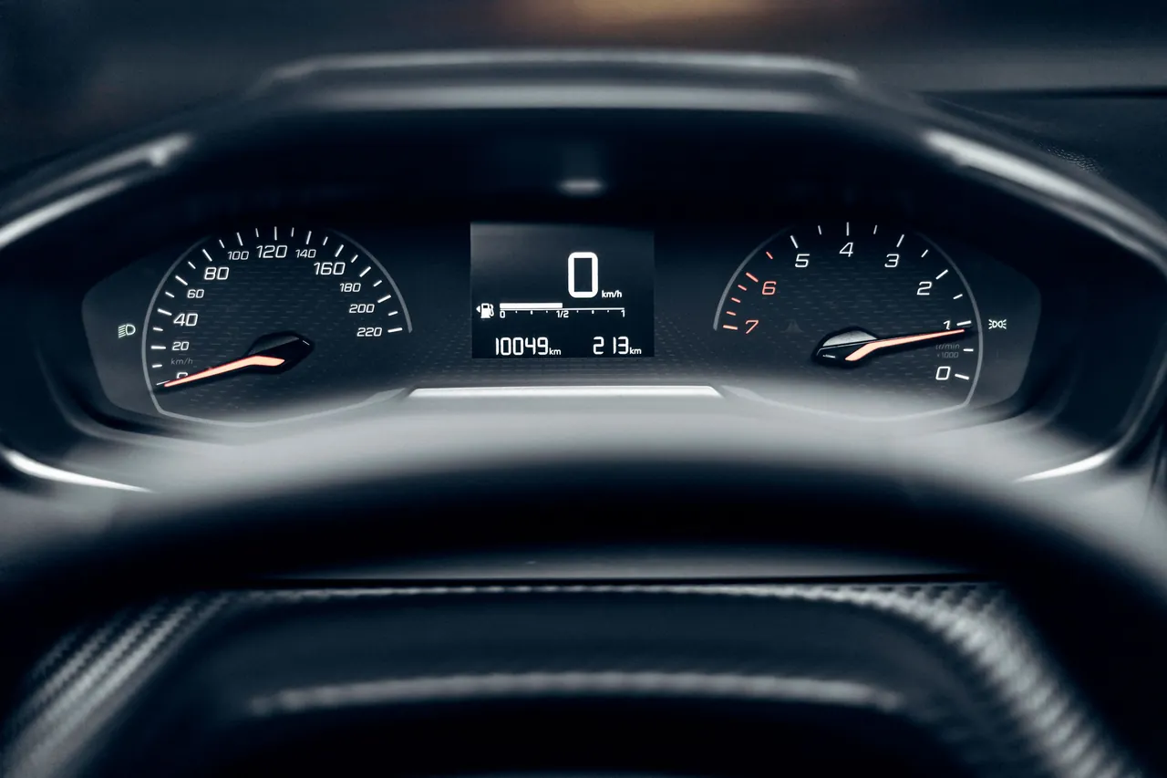 Vehicle dashboard and odometer detail