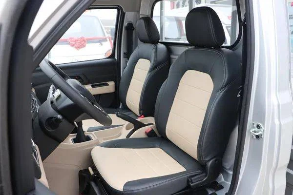 2026 Xinbao T3 PLUS front seats and center console