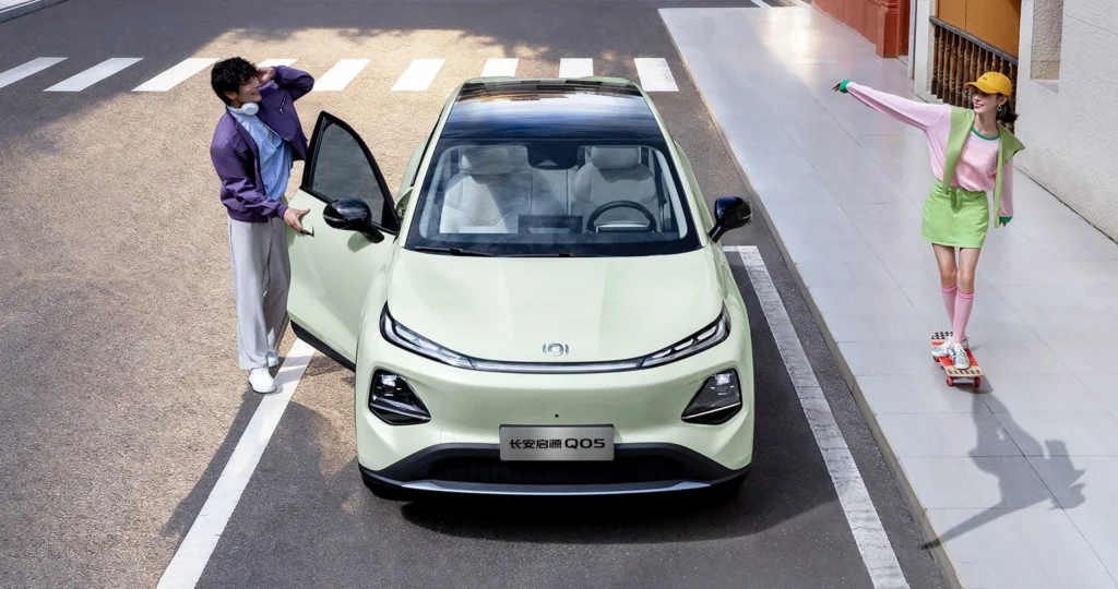 2026 Q05 front three-quarter exterior