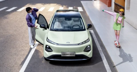 2026 Q05 front three-quarter exterior