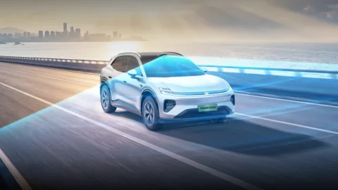 2027 Changan Qiyuan Q06 blue exterior view