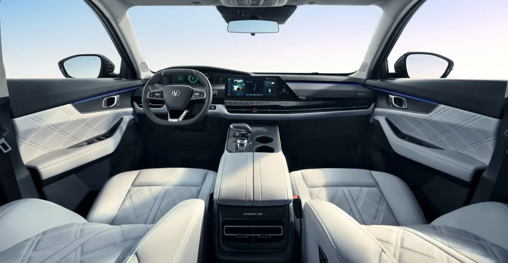 Changan UNI-K dashboard and cabin in grey trim