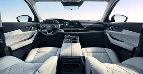 Changan UNI-K dashboard and cabin in grey trim