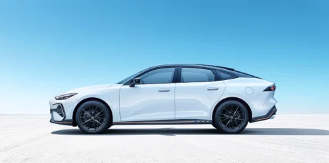 2026 UNI-V driver-side profile