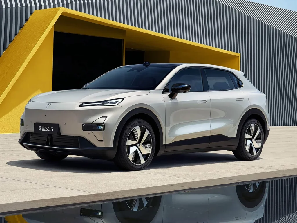 2027 S05 exterior view 1