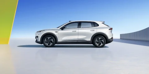 2027 S05 front three-quarter colour view