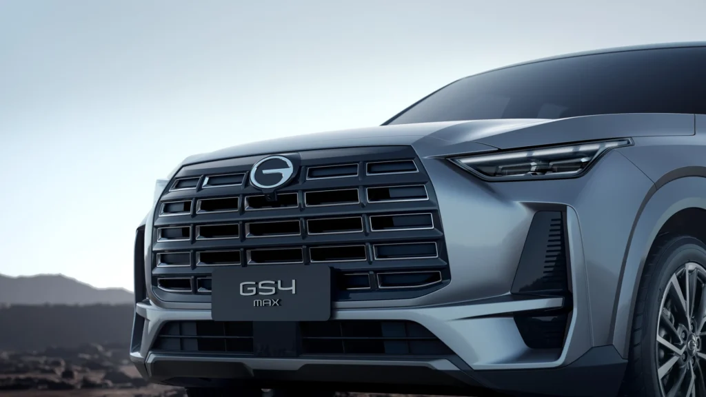 2024 GAC Trumpchi GS4 front three-quarter exterior