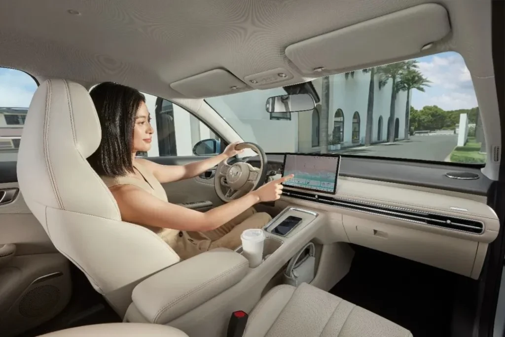 Wuling Bingo S soft-white cockpit, central touchscreen and console